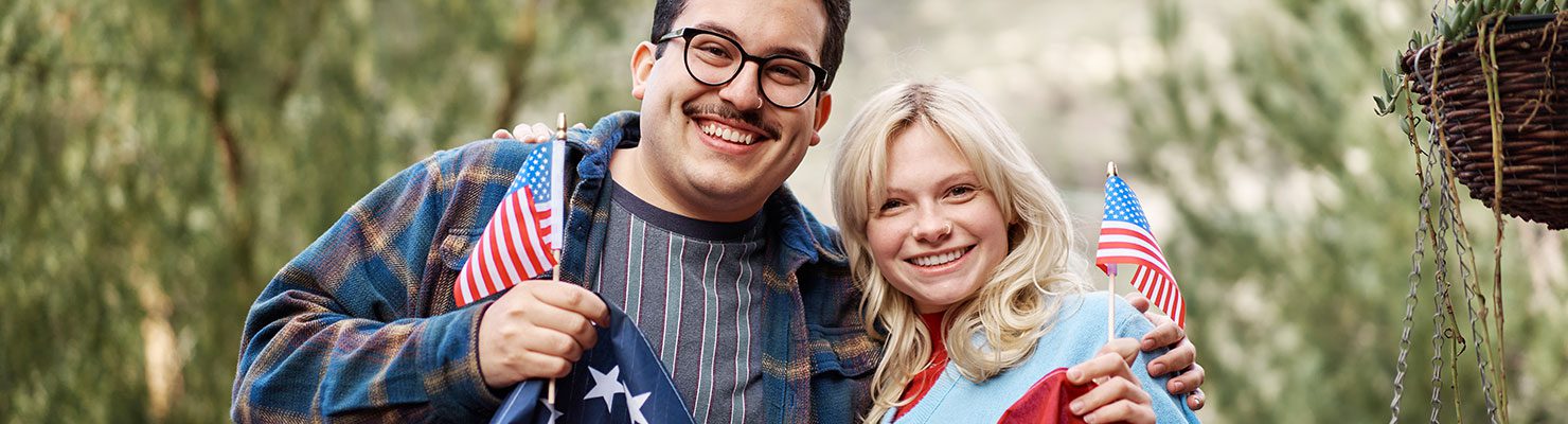 Pareja asistiendo a entrevista para obtener una green card para su cónyuge